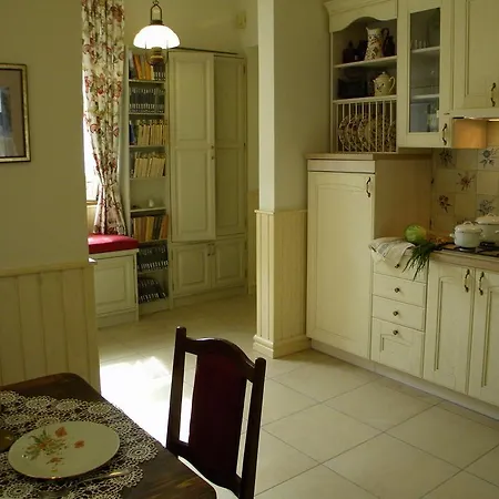 At Anchevskih 3 Apartment