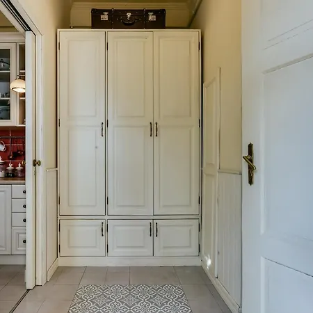 At Anchevskih 3 Lviv